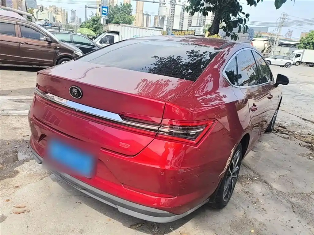 BYD Qin Pro 2018 1.5TI Automatic Smart Connected Premium Edition фото 7