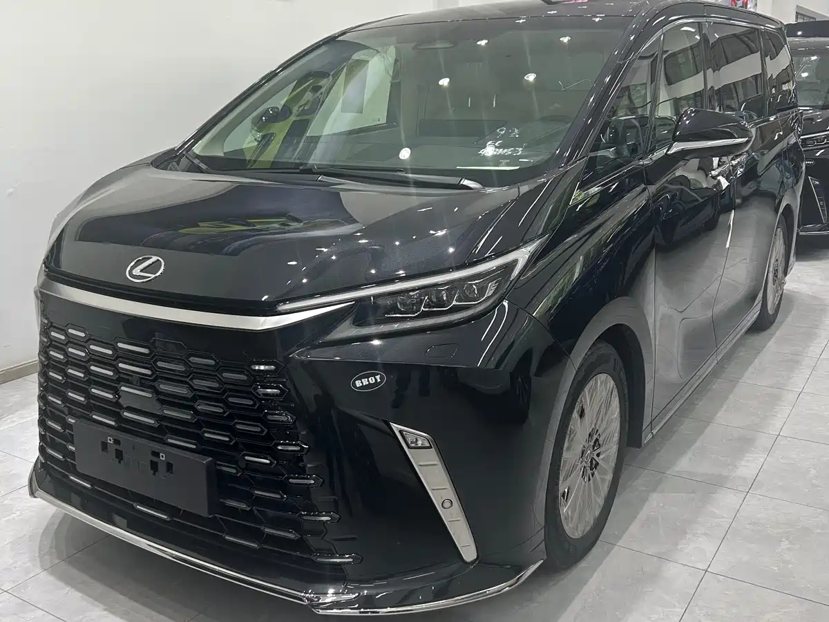 Lexus LM 2023 500h Four-Seat Imperial Edition