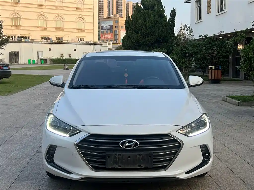Hyundai Elantra 2018 1.4T DCT Dynamic·Vitality Model фото 3
