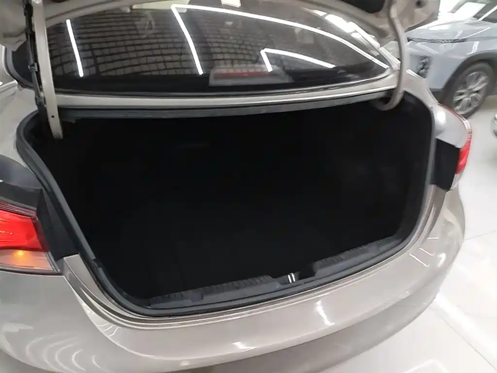 Hyundai Langdong 2016 1.6L Automatic Premium Edition фото 19