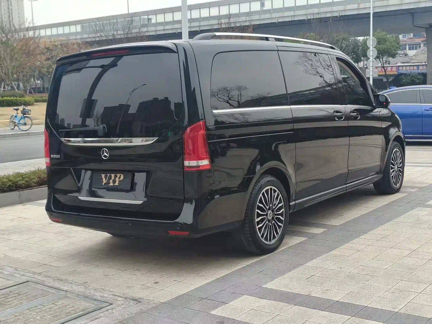 Mercedes-Benz V-Class 2018 V 260 L Premium Long Wheelbase Edition China VI фото 7