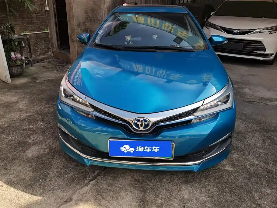 Toyota Corolla Twin Engine E+ 2019 1.8L E-CVT Flagship Edition фото 2