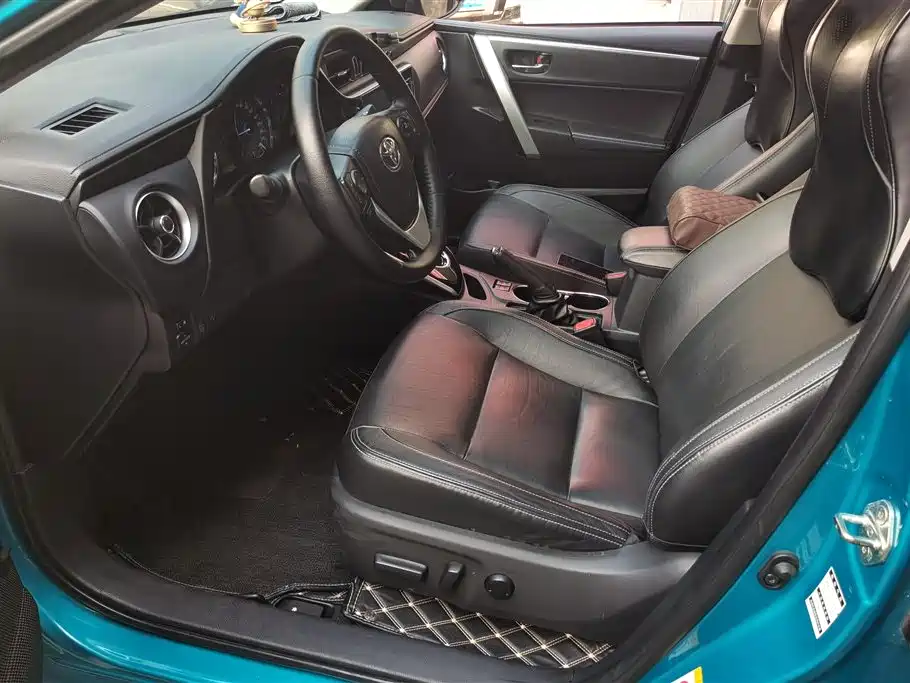 Toyota Corolla Twin Engine E+ 2019 1.8L E-CVT Flagship Edition фото 9