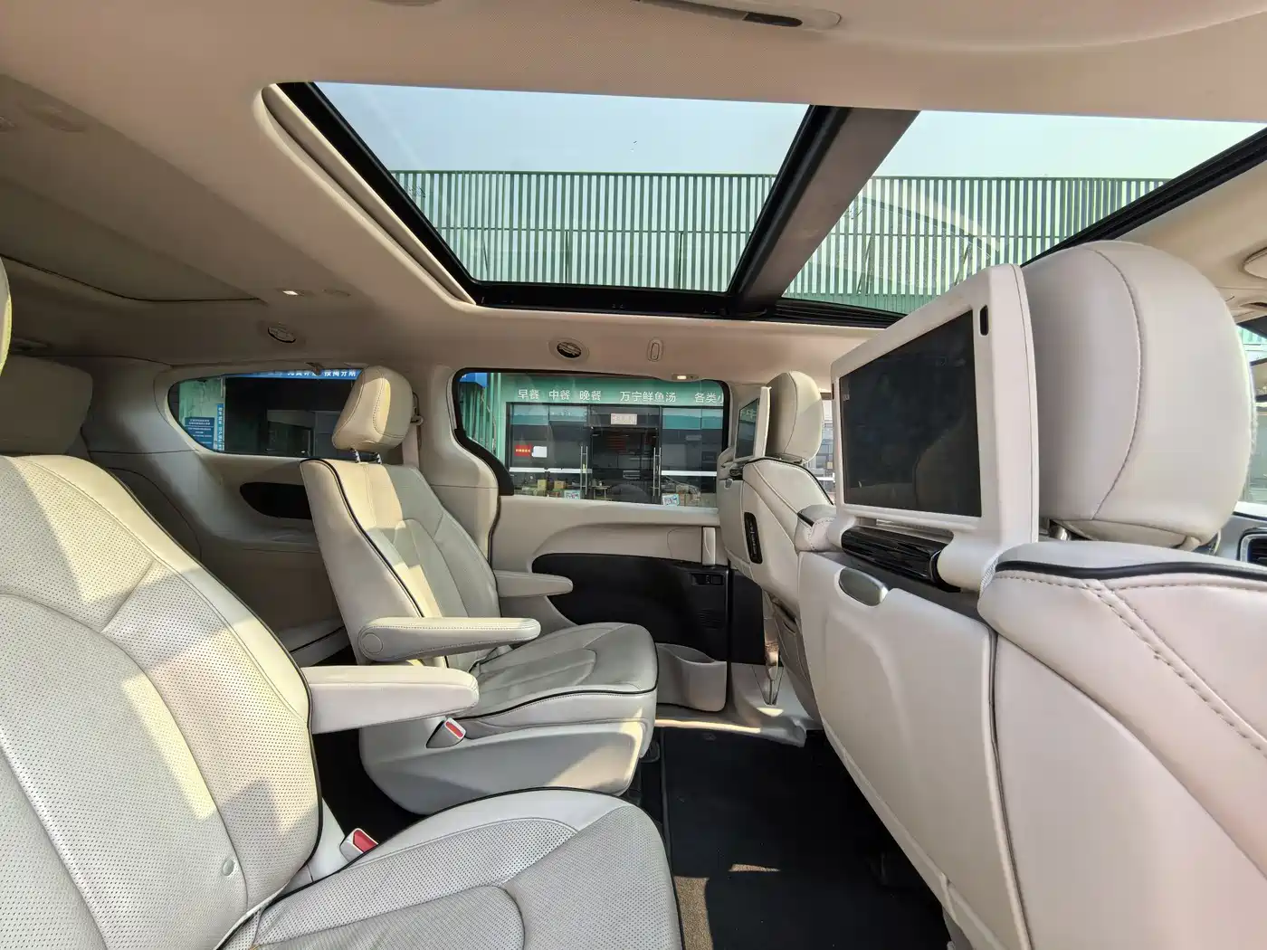 Chrysler Grand Caravan PHEV (Import) 2019 2018 3.6L Plug-in Hybrid