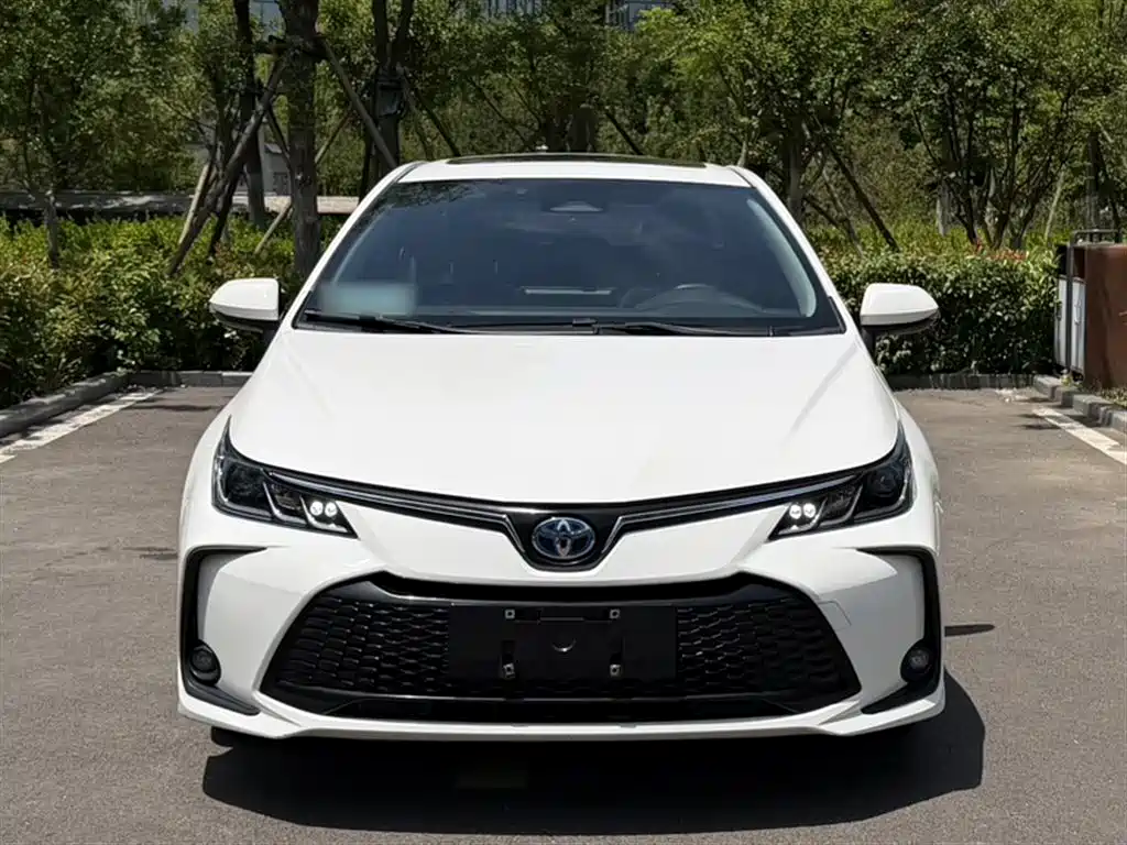 Toyota Corolla 2023 1.8L Smart Hybrid Dual Engine Elite Edition фото 4