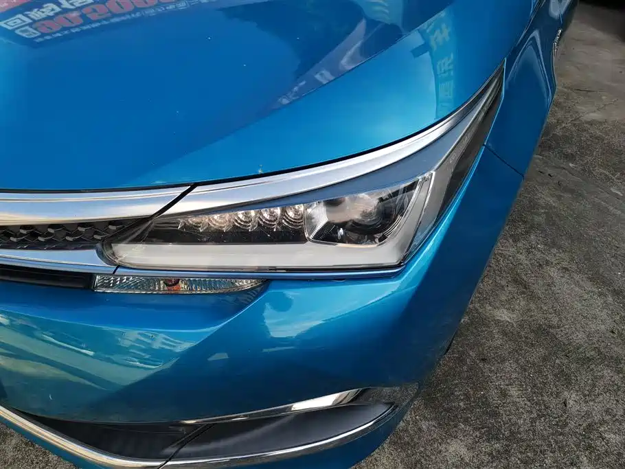 Toyota Corolla Twin Engine E+ 2019 1.8L E-CVT Flagship Edition фото 5