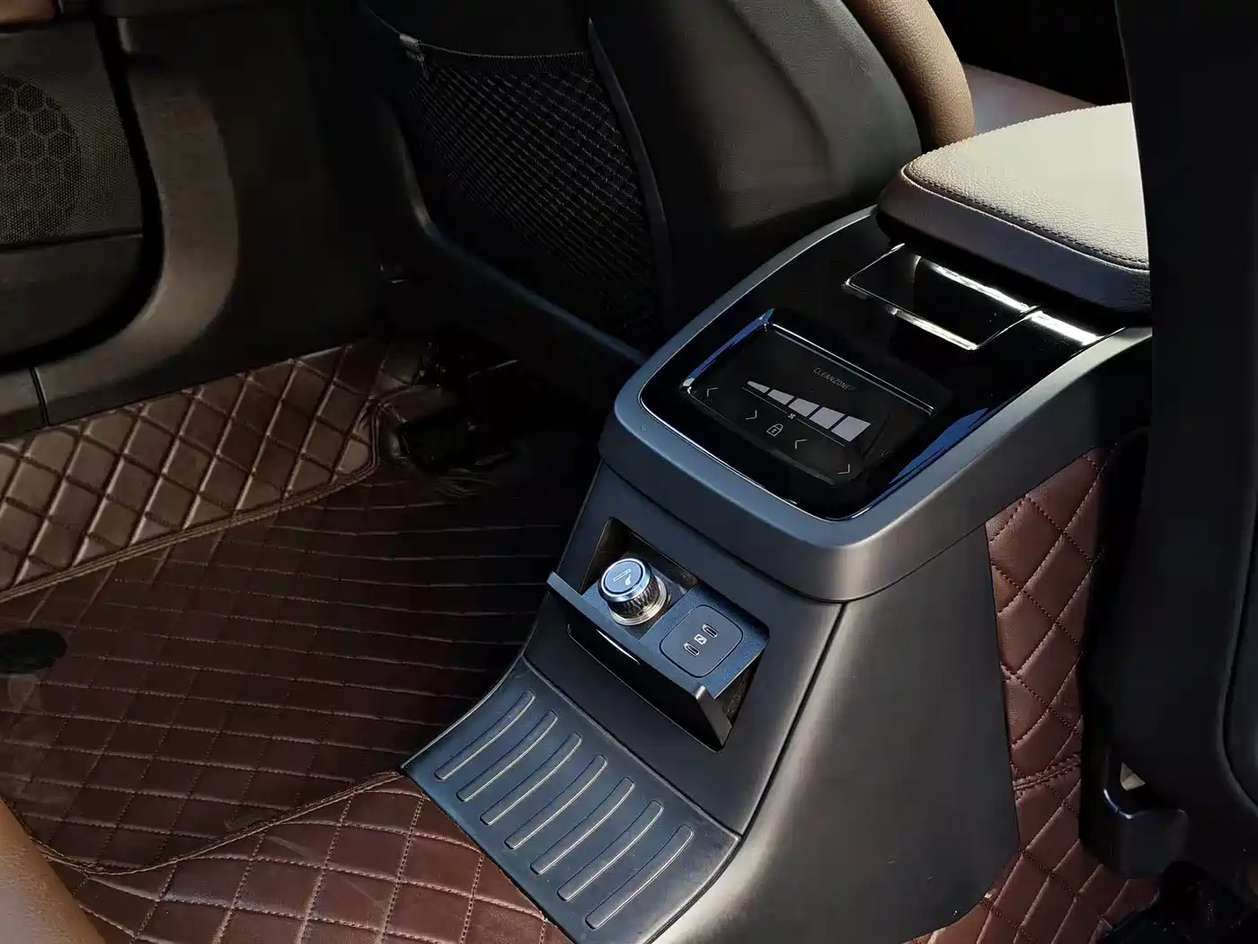 VOLVO S90 PLUG-IN HYBRID