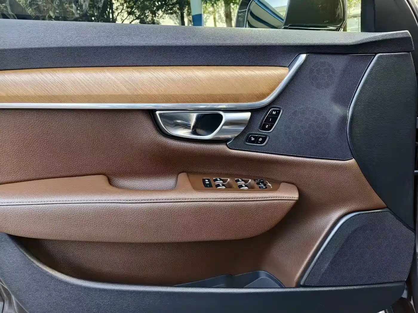 VOLVO S90 PLUG-IN HYBRID