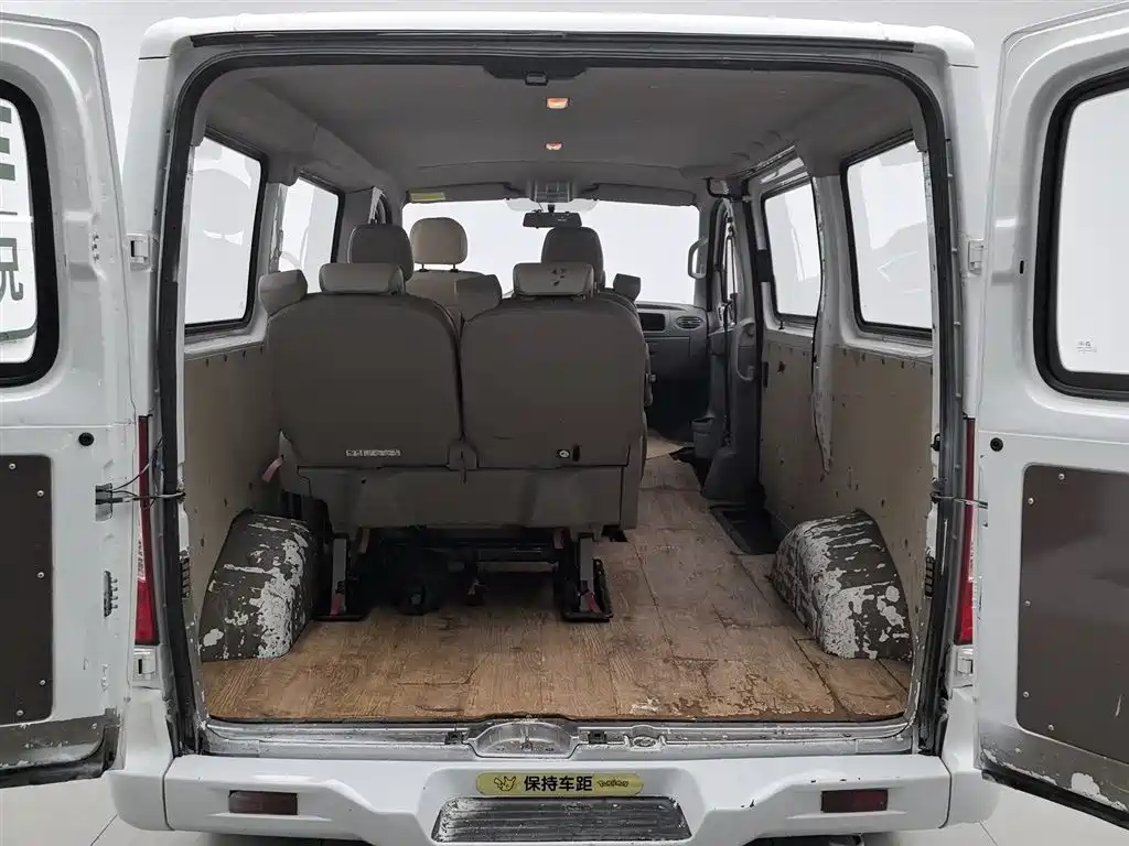 SAIC Maxus Xintu V80 2018 2.5T 6-speed manual Aoyuntong modified short wheelbase ultra-low roof 5-6-seater фото 16