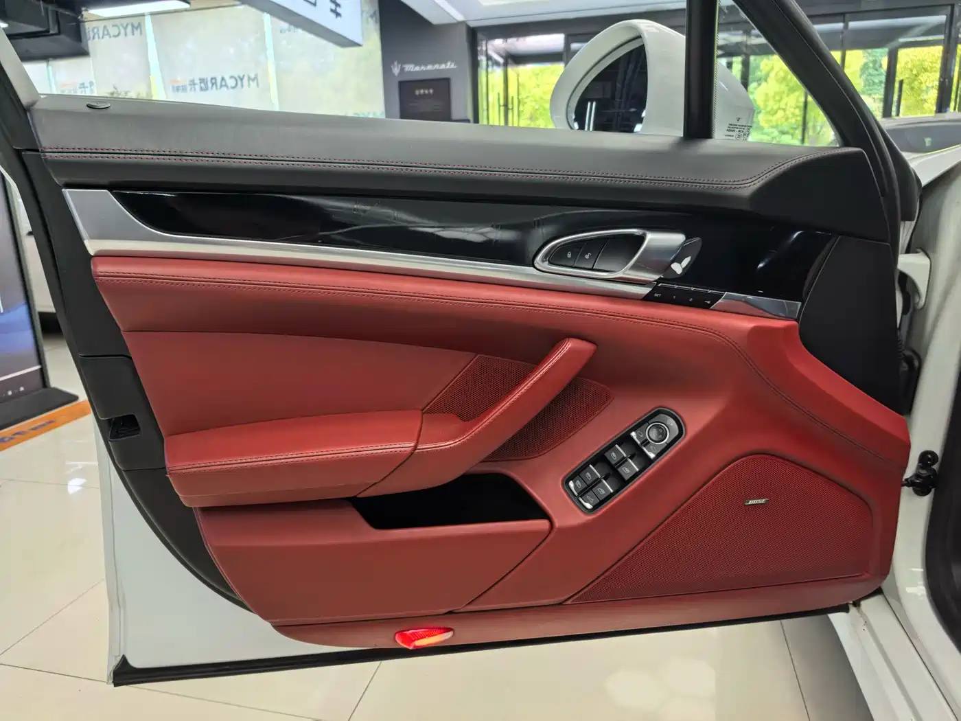 Porsche Panamera 2016 Panamera 4 Edition 3.0T фото 6