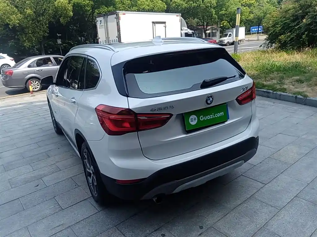 BMW X1 2018 sDrive18Li Premium Model фото 5
