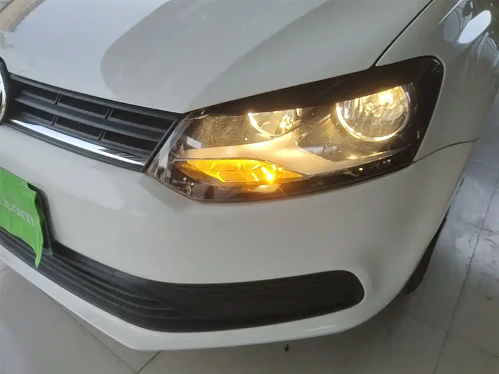 Volkswagen Polo 2016 1.4L Automatic Trend фото 24
