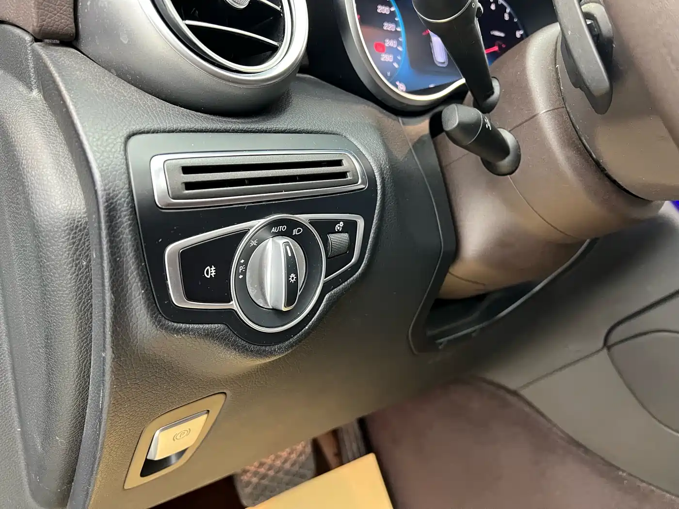 Mercedes-Benz GLC 2022 GLC 300 L 4MATIC Dynamic Collector's Edition фото 4