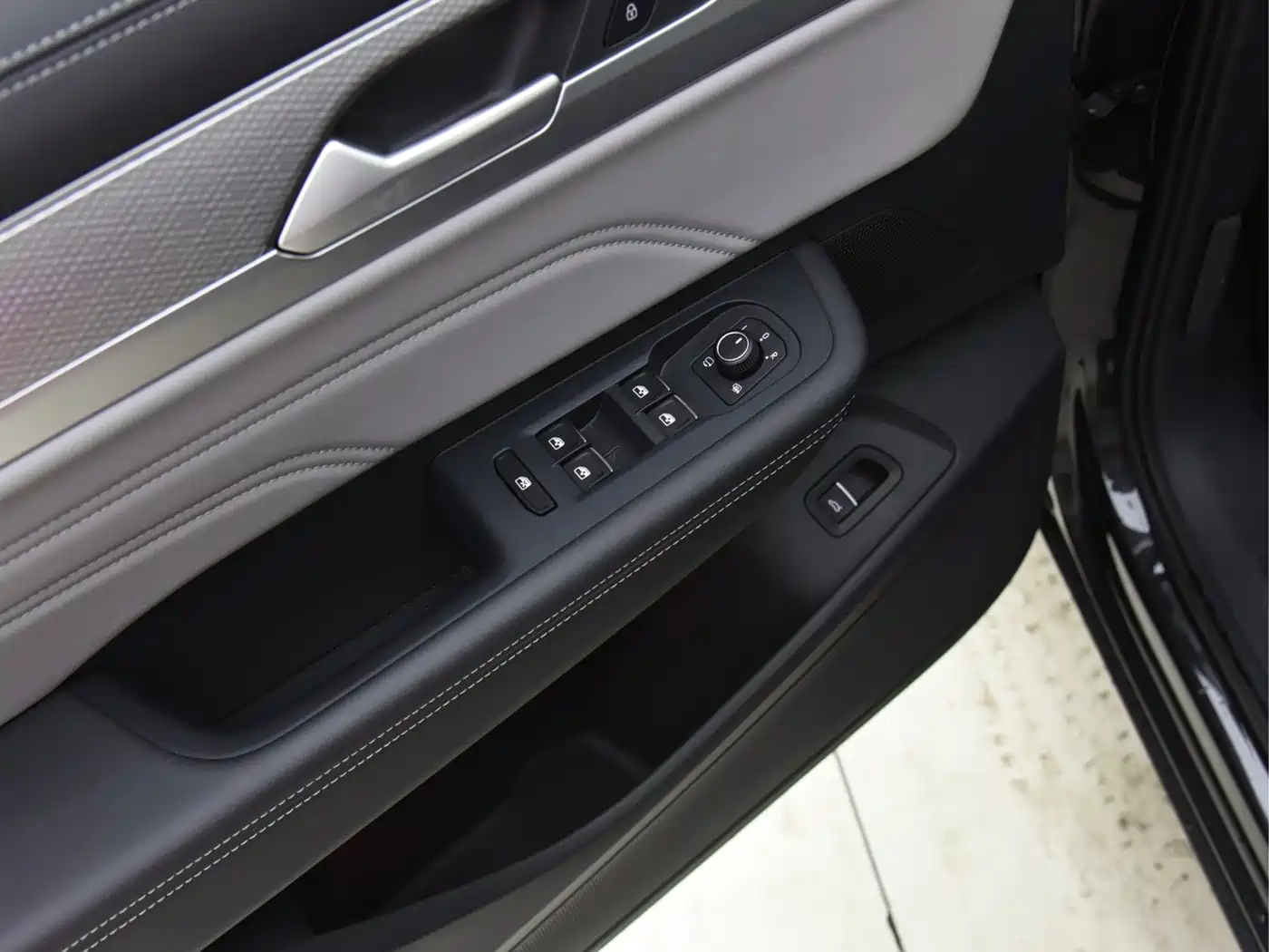 Volkswagen Talagon 2024 380TSI 4WD R-Line Cruise Shared Edition фото 10