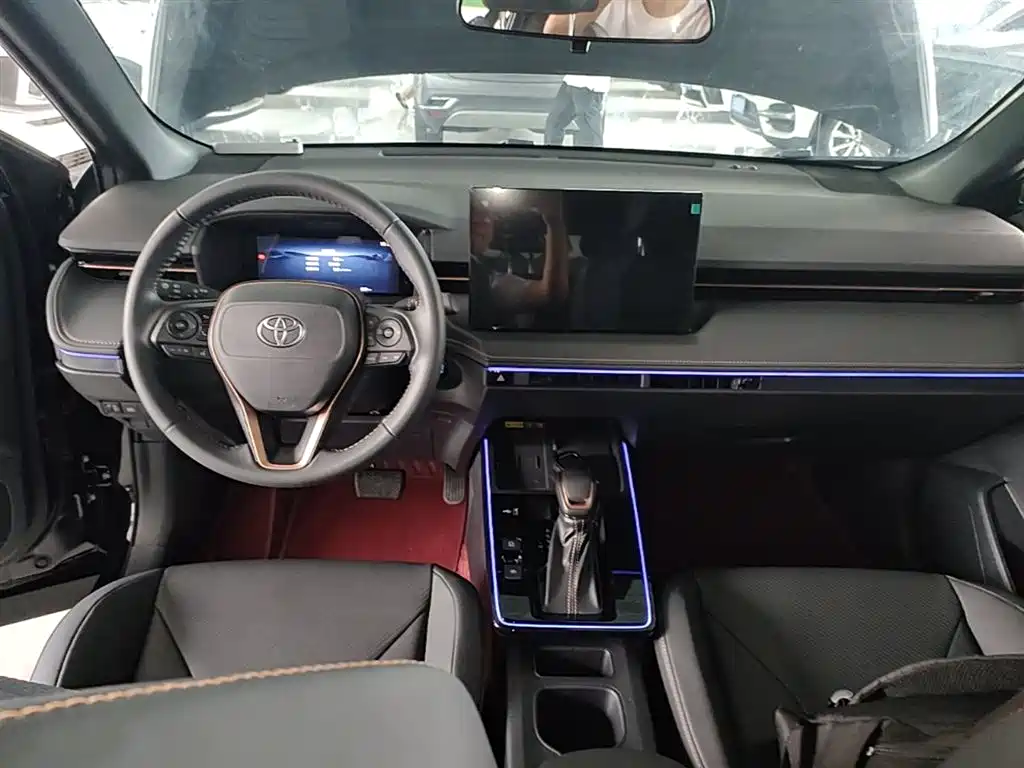 Toyota Frontlander 2025 2.0L CVT Mid Version фото 10
