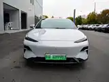 Фото 2 - Geely Galaxy Galaxy E8
