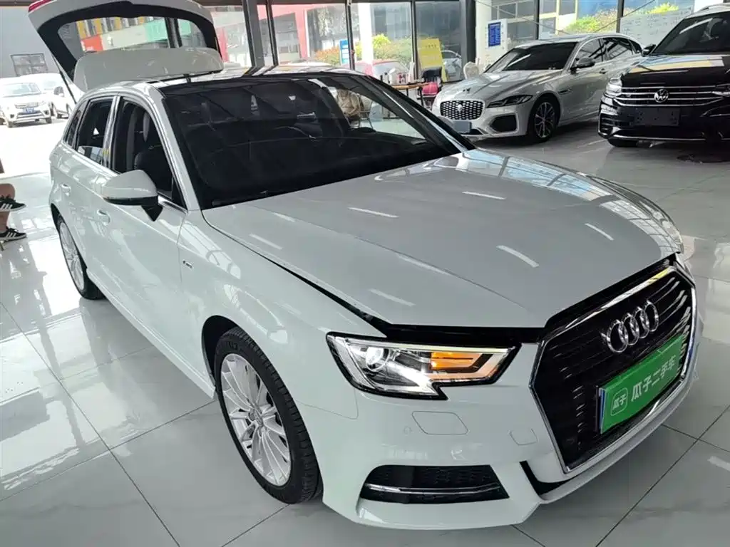 Audi A3 2018 30th Anniversary Sportback 35 TFSI Fashion фото 4
