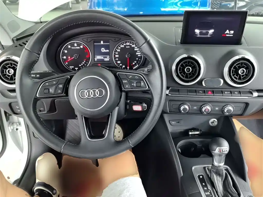 Audi A3 2018 30th Anniversary Sportback 35 TFSI Fashion фото 10
