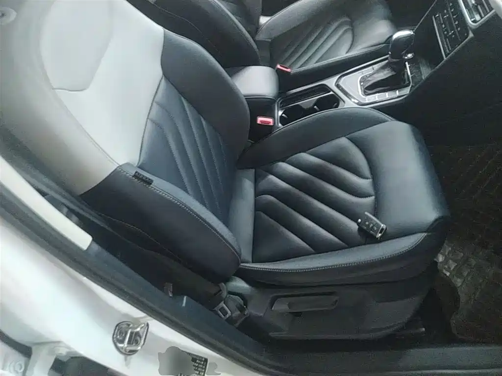 Volkswagen Tharu 2023 300TSI 2WD Bright Moon Edition фото 25