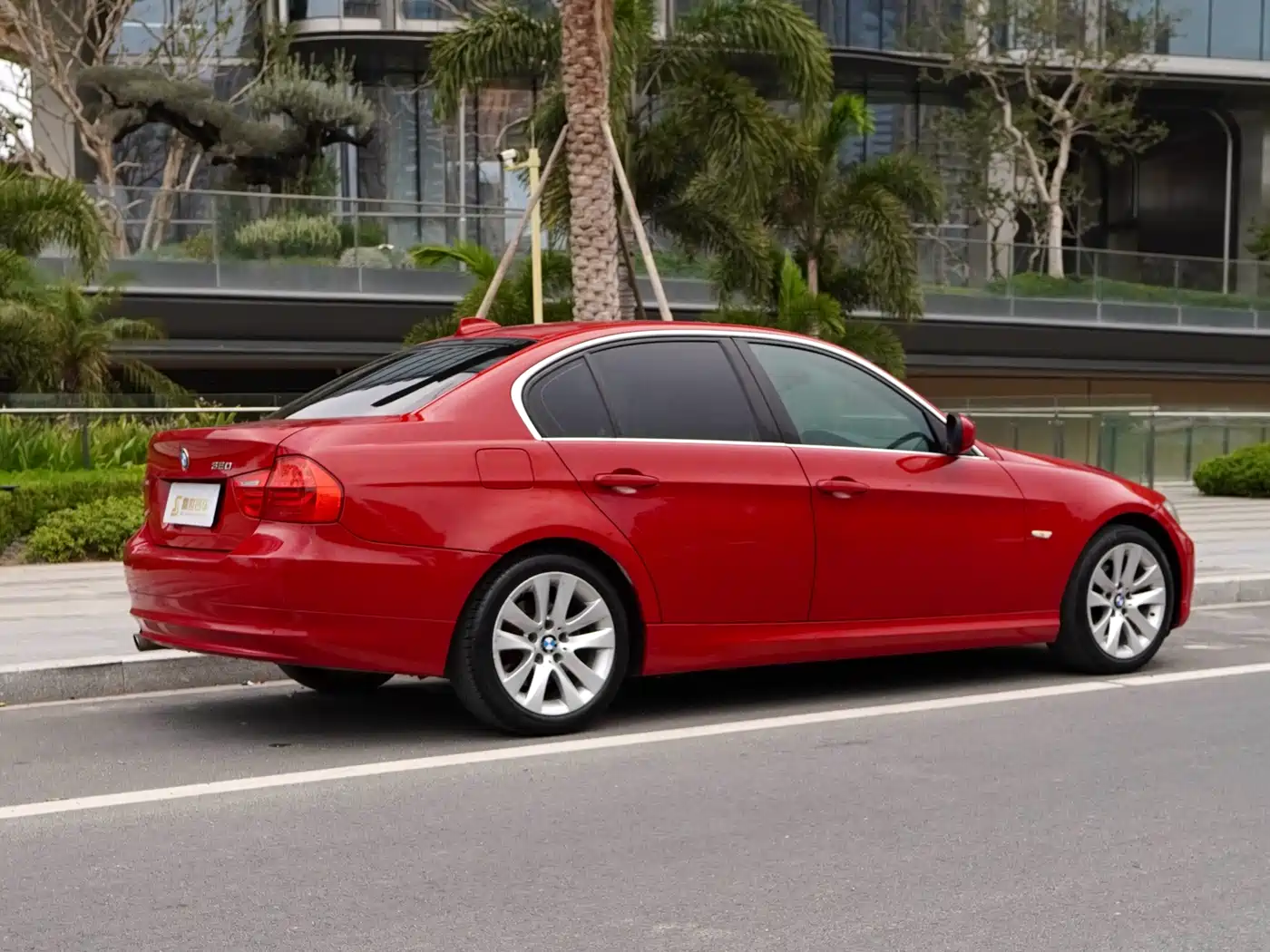 BMW 3 Series 2012 320i Luxury фото 12