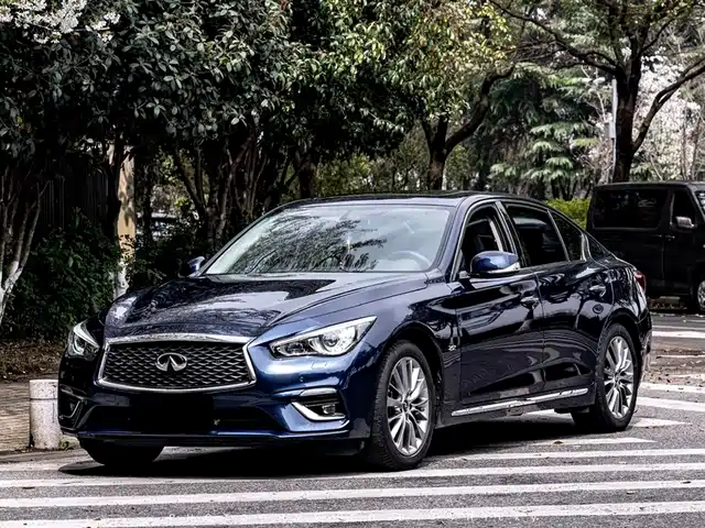 INFINITI Q50L