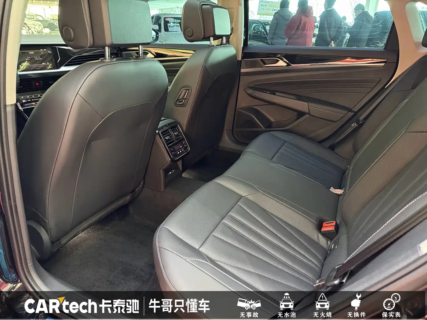 Volkswagen Passat 2025 Outstanding 330TSI Starlight Elite Edition фото 12