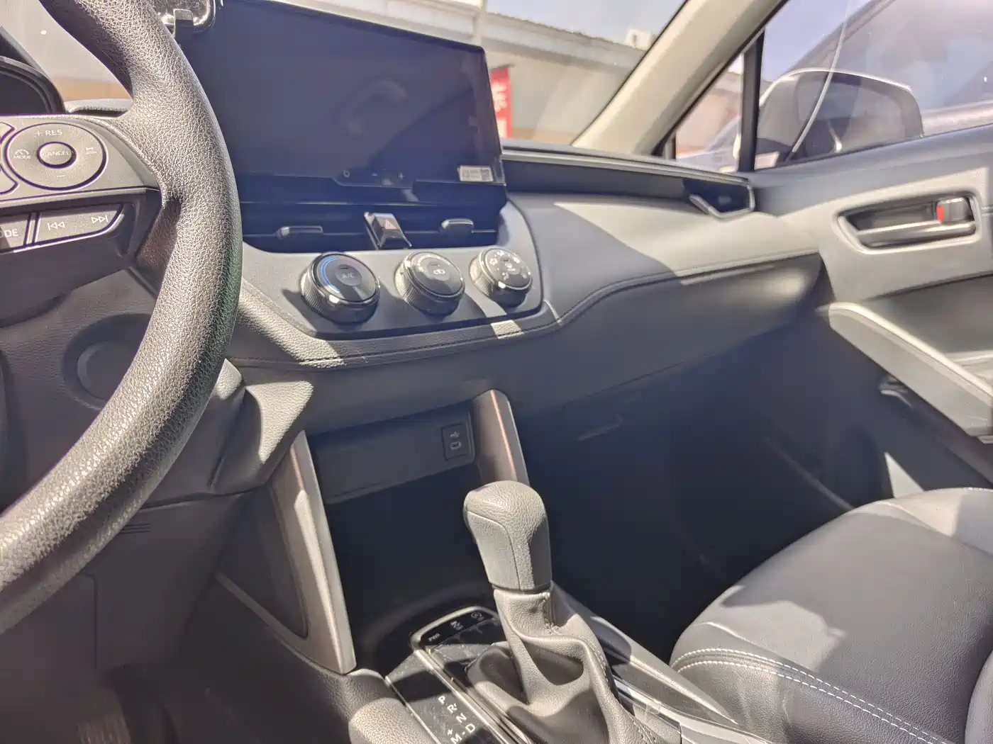 Toyota Corolla Cross 2023 2.0L Pioneer Edition фото 8