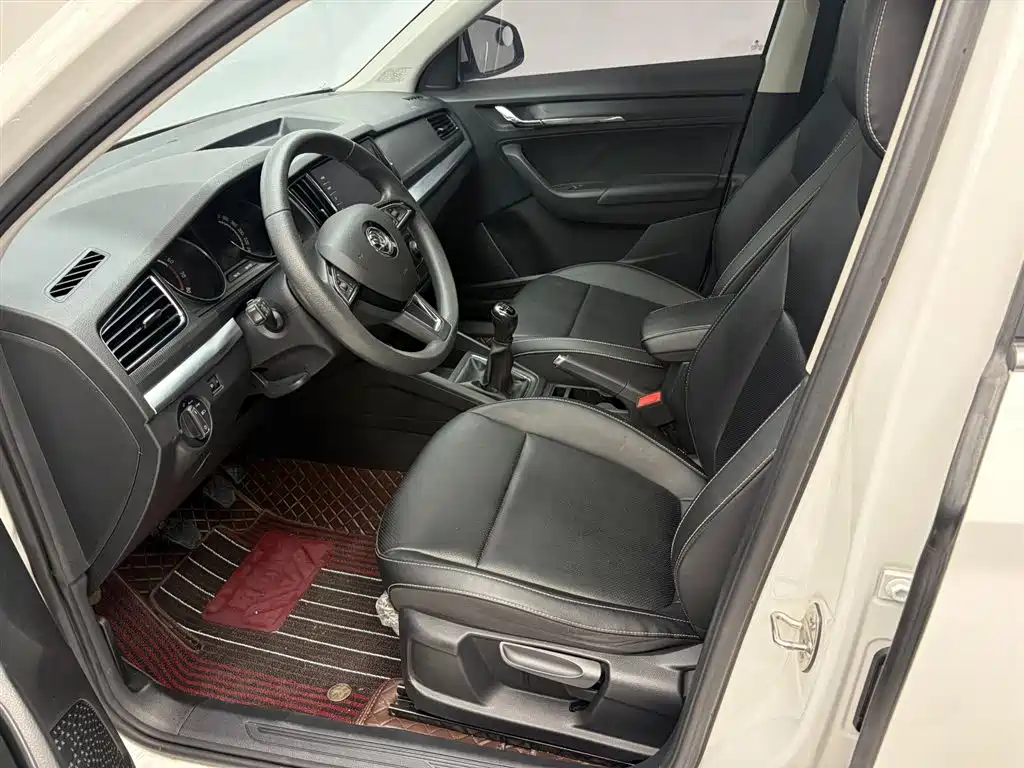 Škoda Kamiq 2021 1.5L Manual Comfort фото 14
