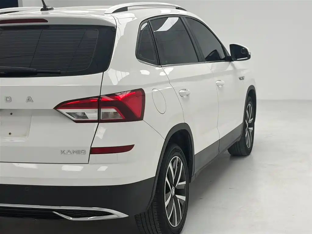 Škoda Kamiq 2021 1.5L Manual Comfort фото 8