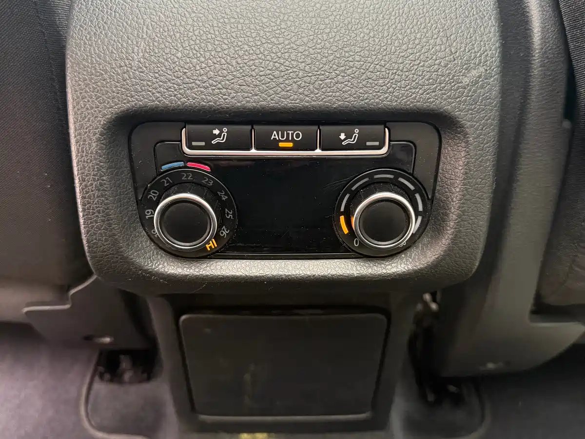 Volkswagen Sharan 2018 380TSI Comfort 7-Seater фото 11