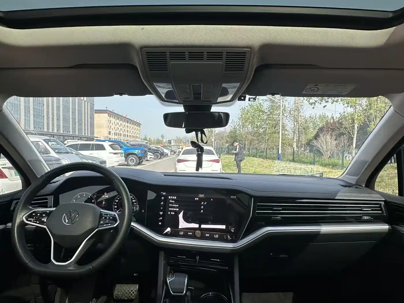 VOLKSWAGEN TOUAREG