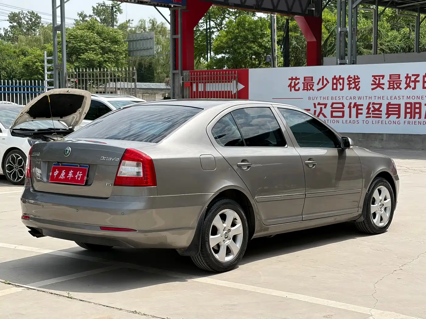 Škoda Octavia 2012 1.4TSI DSG Yijun Edition фото 16