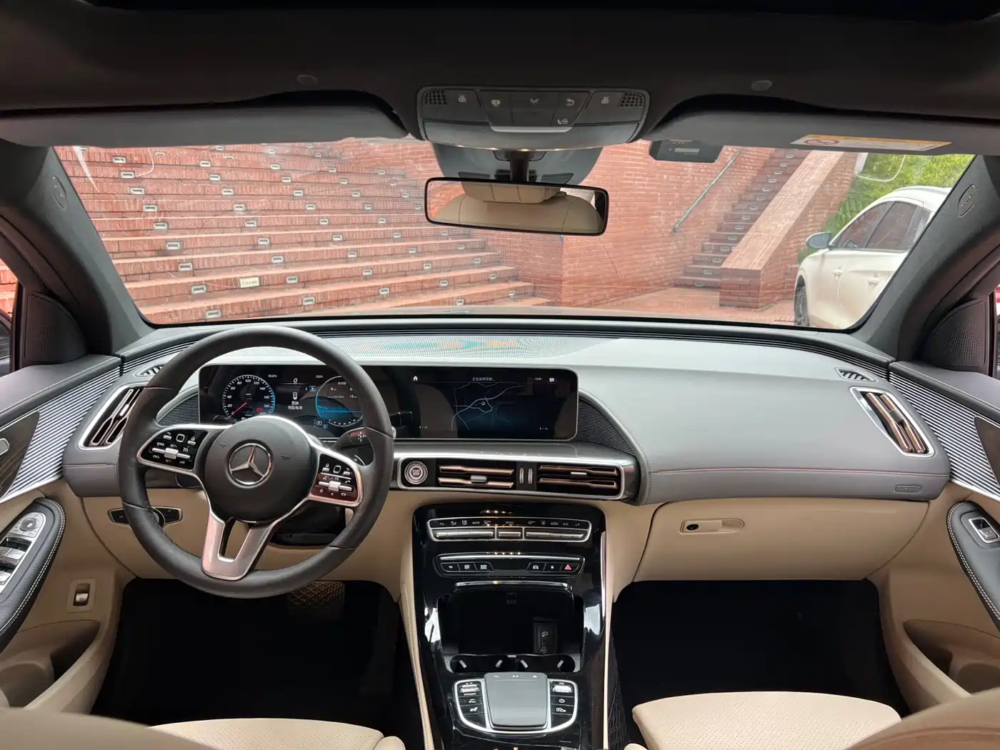 MERCEDES-BENZ EQC