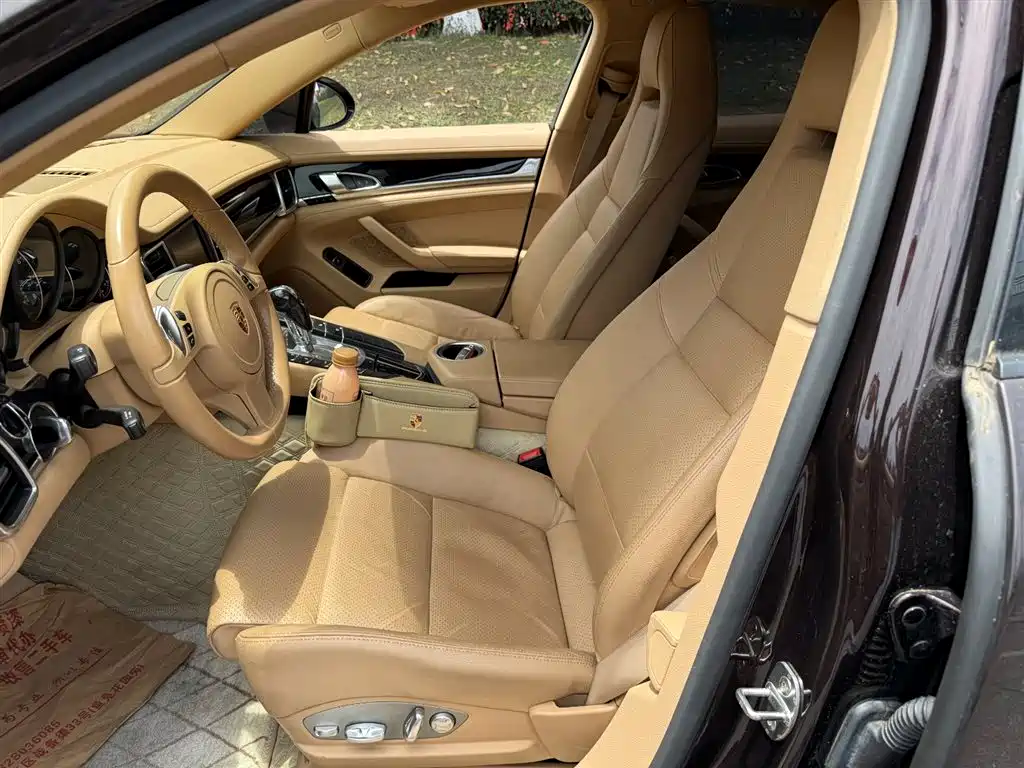 Porsche Panamera 2014 Panamera 3.0T фото 8