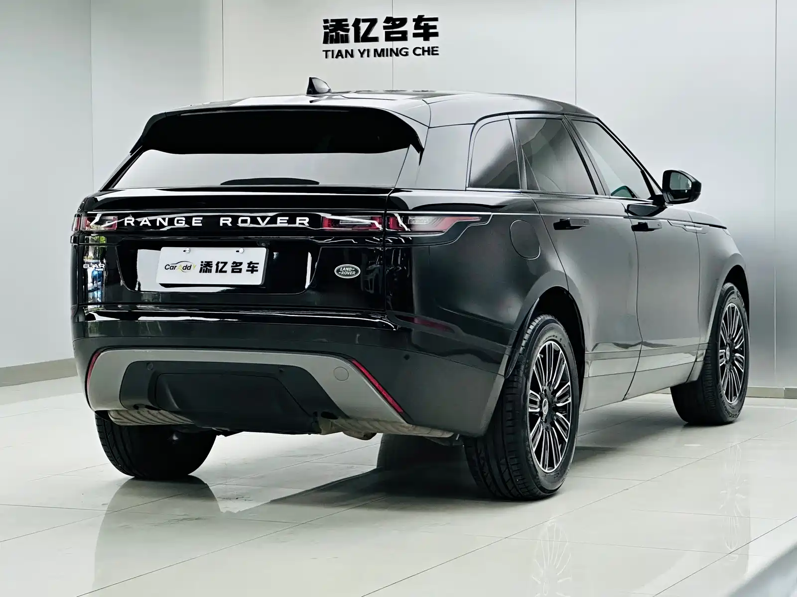 Фото 7 - Land Rover Range Rover Velar