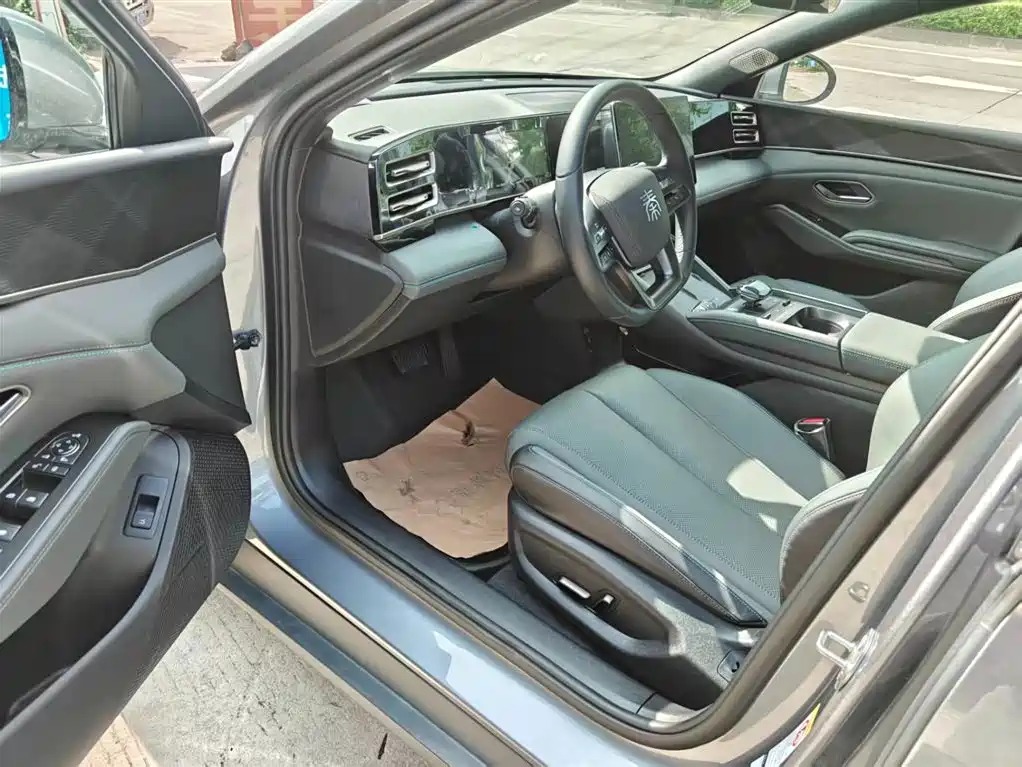 BYD Qin L 2025 DM-i Smart Drive Edition 120KM Surpassing фото 18