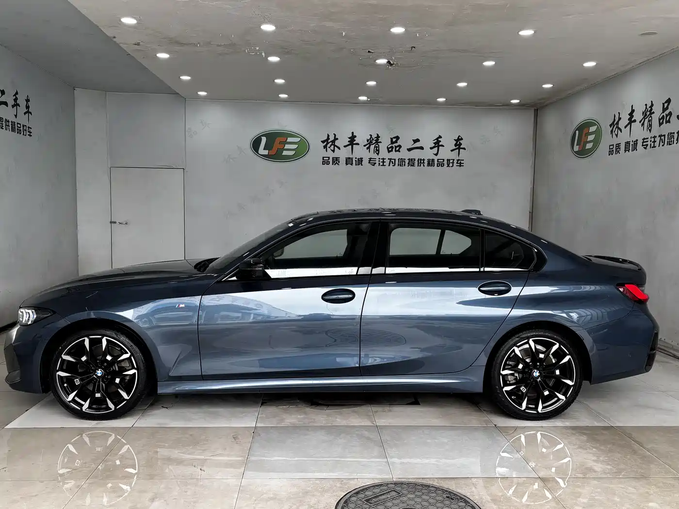 BMW 3 Series 2025 330Li Premium M Sport Night Edition фото 4