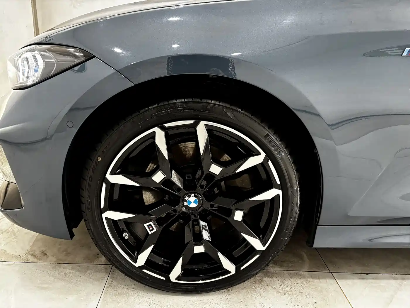 BMW 3 Series 2025 330Li Premium M Sport Night Edition фото 33