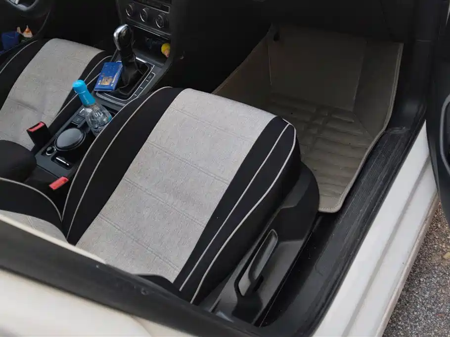 Volkswagen Golf 2015 1.6L Automatic Comfort фото 8