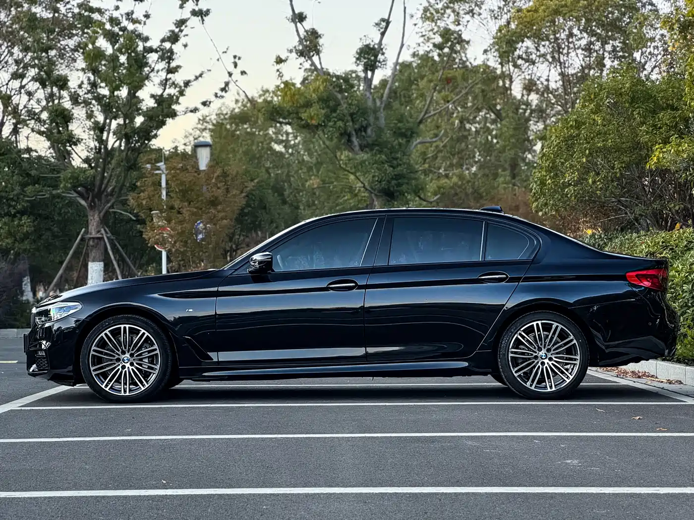 BMW 5 Series 2018 Facelift 530Li Exclusive M Sport Package фото 3