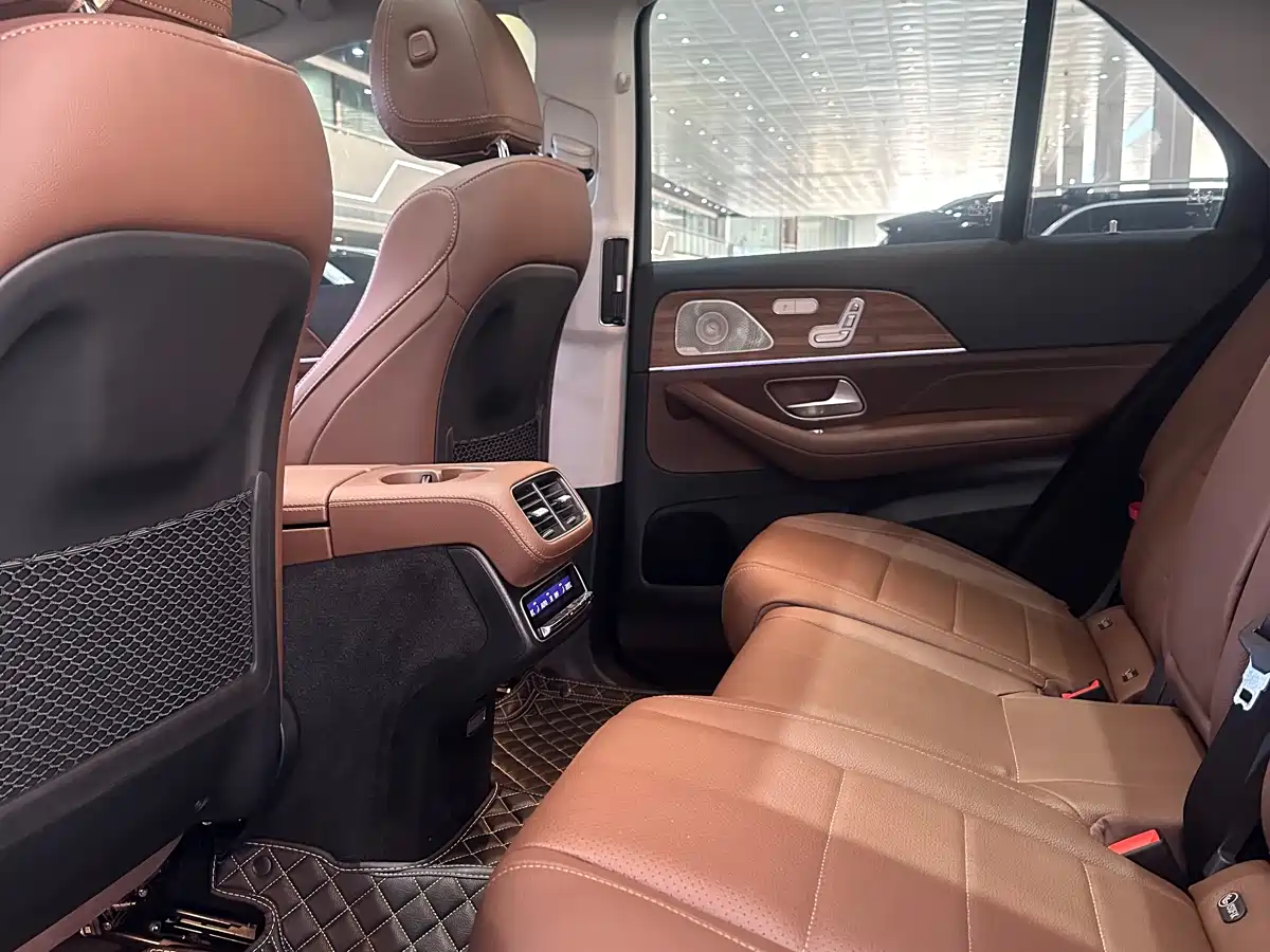 Mercedes-Benz GLE 2024 GLE 450 4MATIC Fashion фото 6