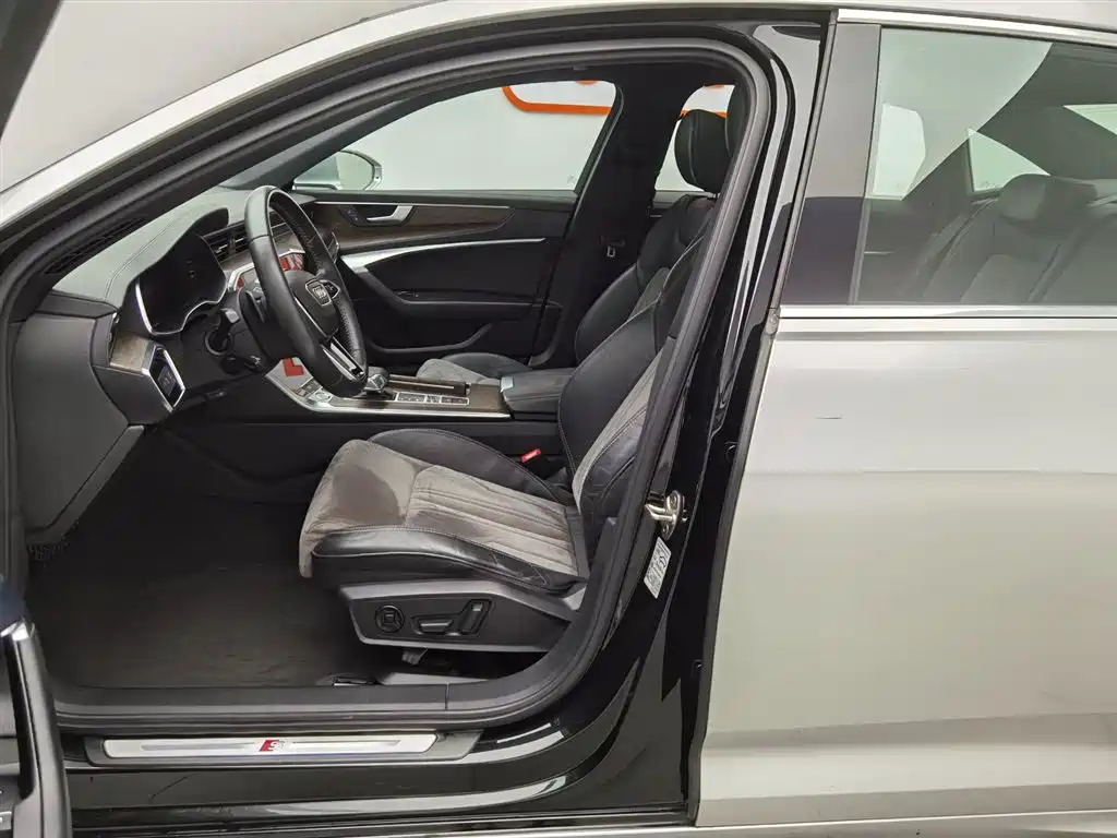 Audi A6L New Energy 2020 55 TFSI e quattro фото 10