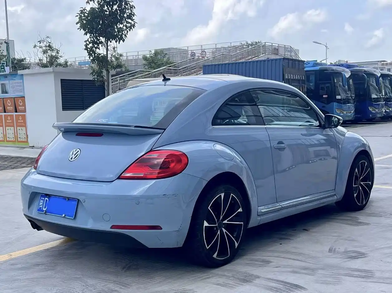 Photo 4 - Volkswagen Beetle