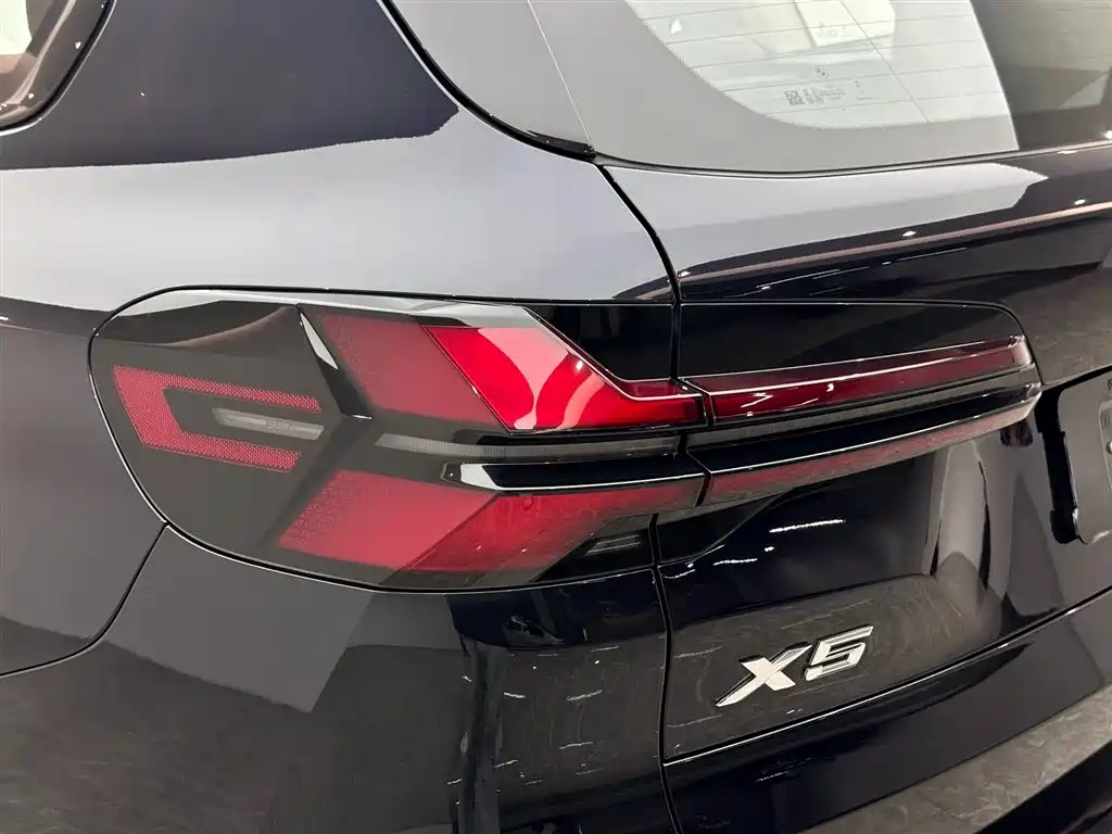BMW X5 2023 xDrive 30Li Premium M Sport Black Night Package фото 20