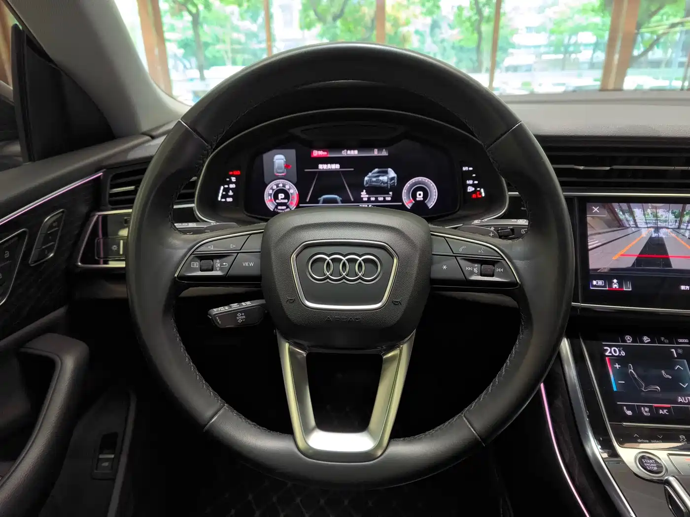 Audi Q8 2022 55 TFSI Luxury Dynamic фото 10