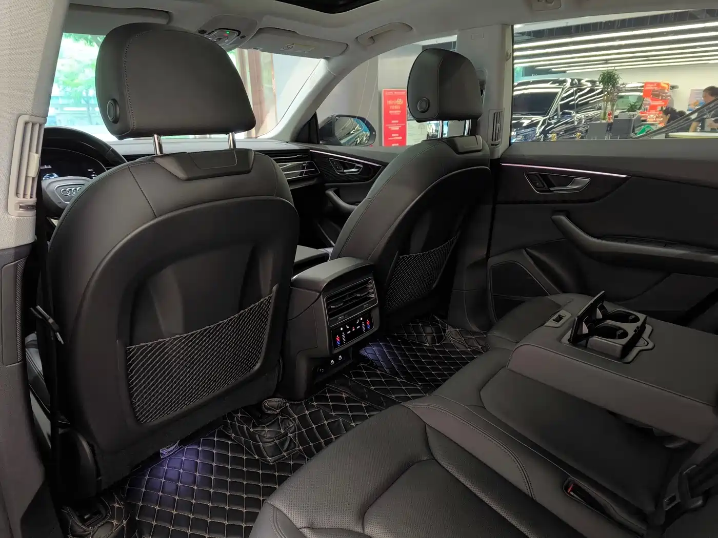 Audi Q8 2022 55 TFSI Luxury Dynamic фото 18