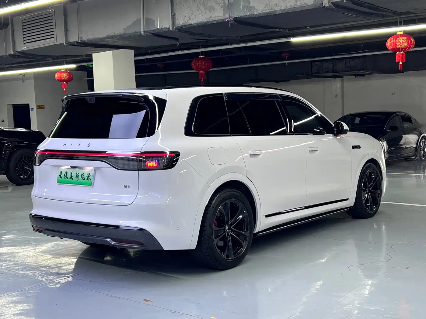 AITO Wenjie AITO M8 2025 Range Extender Max+ Edition 53.4kWh 5-seater фото 13