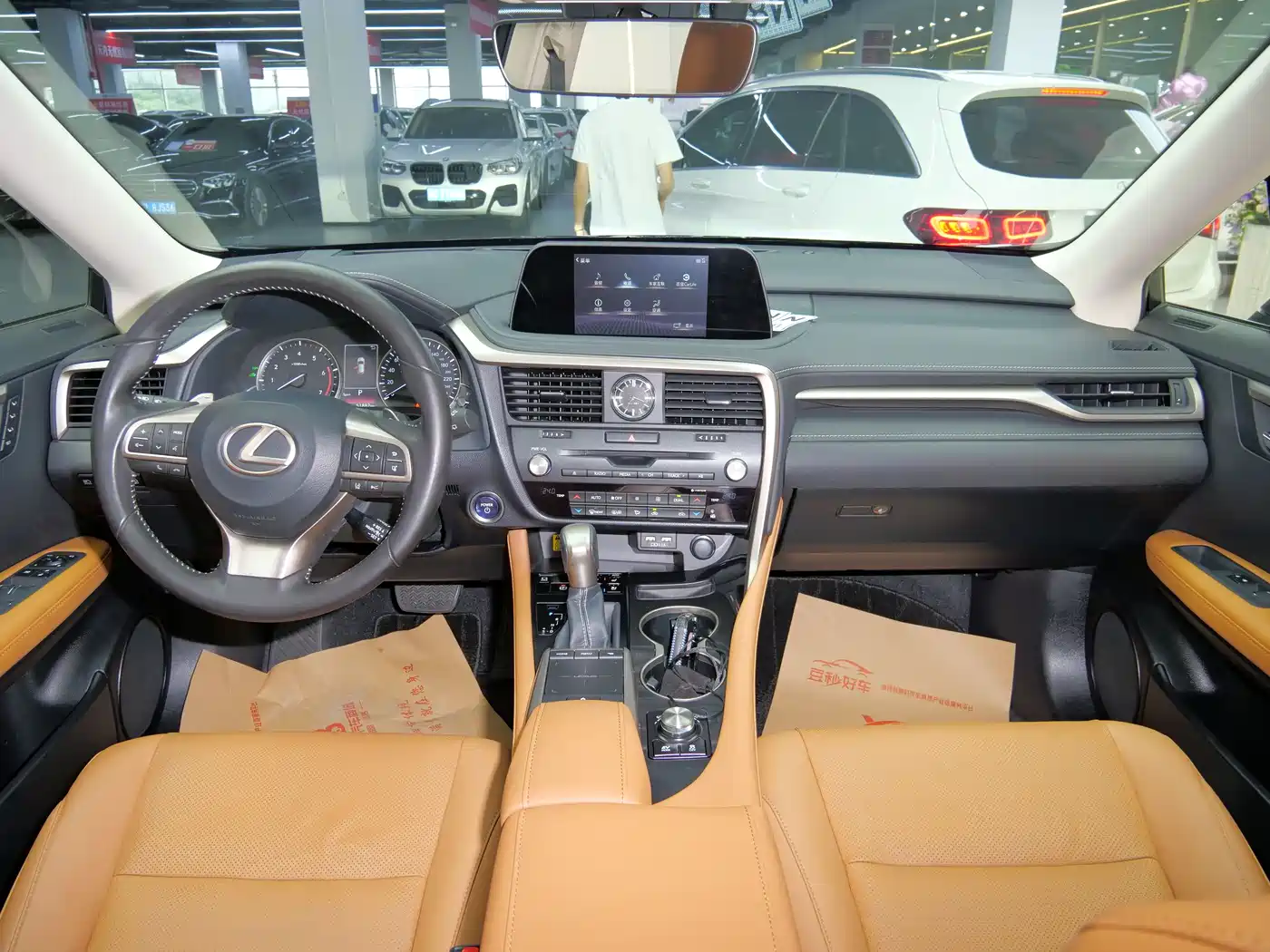 Lexus RX 2020 Facelift 450h AWD Elegance Edition фото 14
