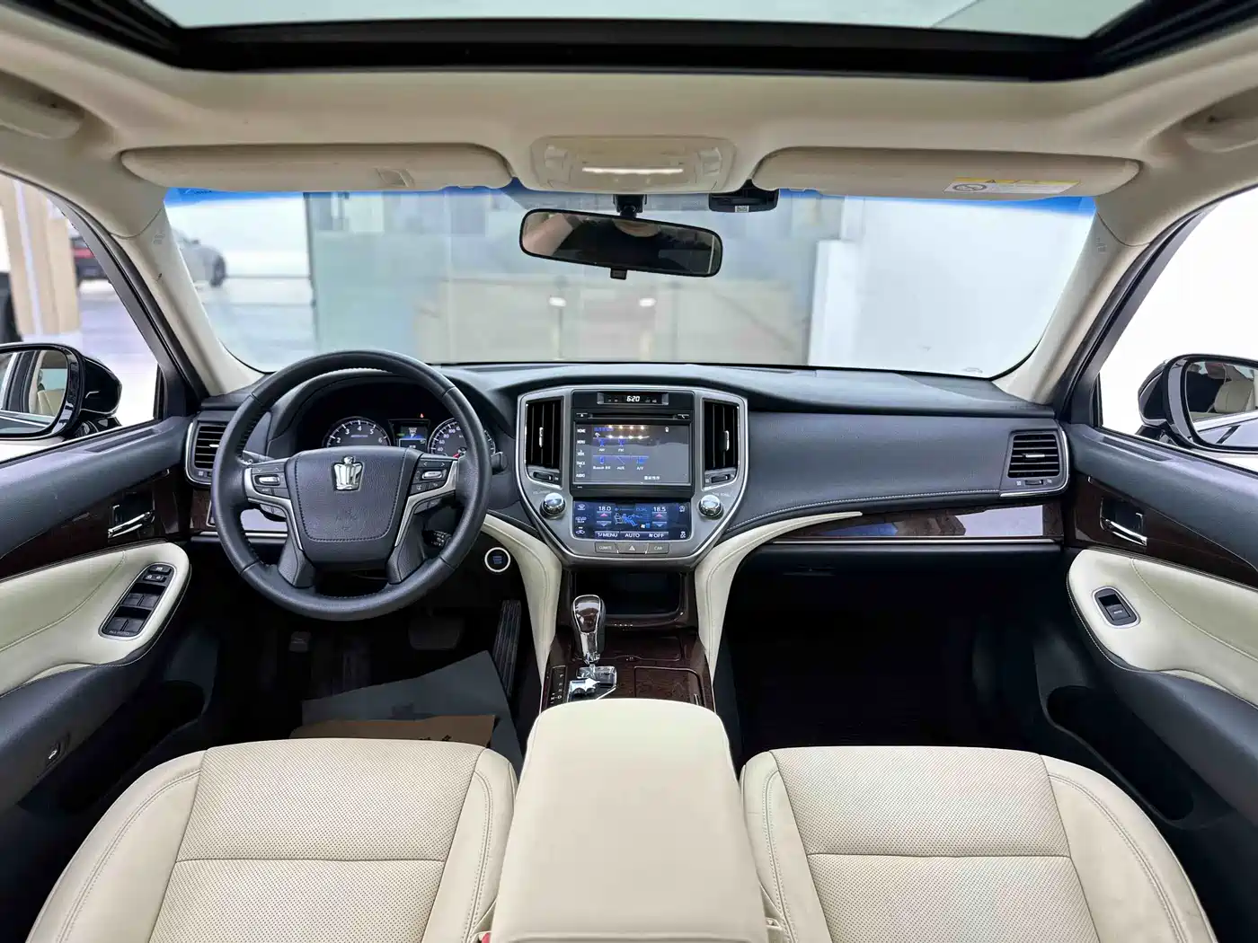 Toyota Crown 2018 2.0T Fashion Edition фото 3