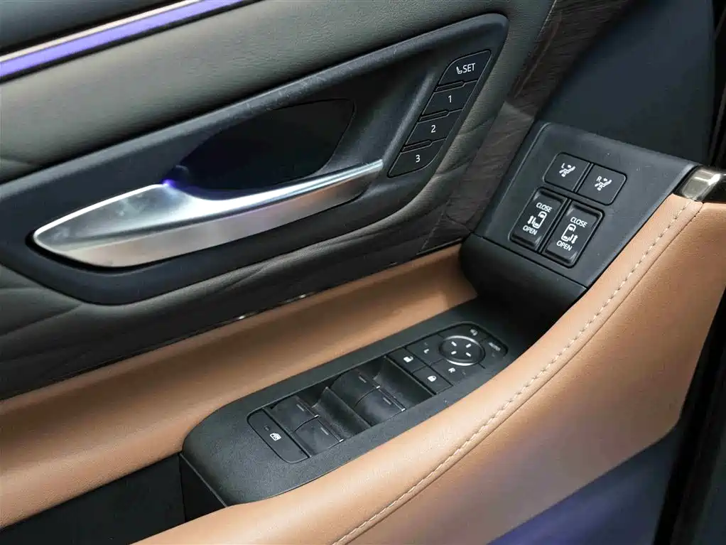Toyota Alphard 2024 Hybrid 2.5L Ultimate Enjoyment Edition фото 17